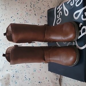 Oshkosh, brown boots size 8